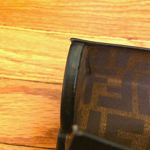 FENDI Brown Slim Triangular Eyeglass Hard Case - Picture 6 of 6